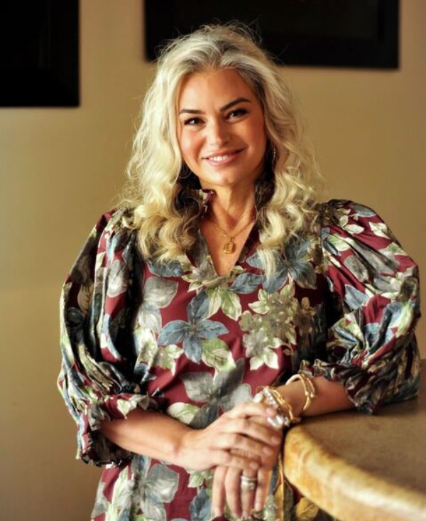 Kacy Acree headshot.